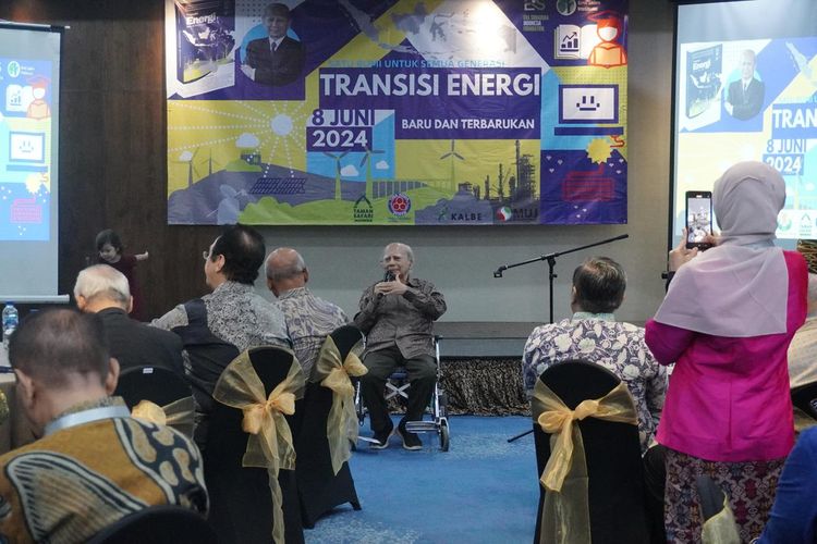 Prof. Emil Salim dalam peluncuran buku Transisi Energi, Energi Baru Terbarukan pada Minggu, 9 Juni 2024.
