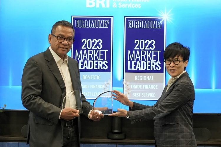 Raih penghargaan dalam Euromoney Trade Finance Award, BRI menjadi satu-satunya bank nasional yang menduduki peringkat pertama pada kategori ?Best Service-Basic Materials di Asia Pacific? dan ?Market Leader? di Indonesia. 