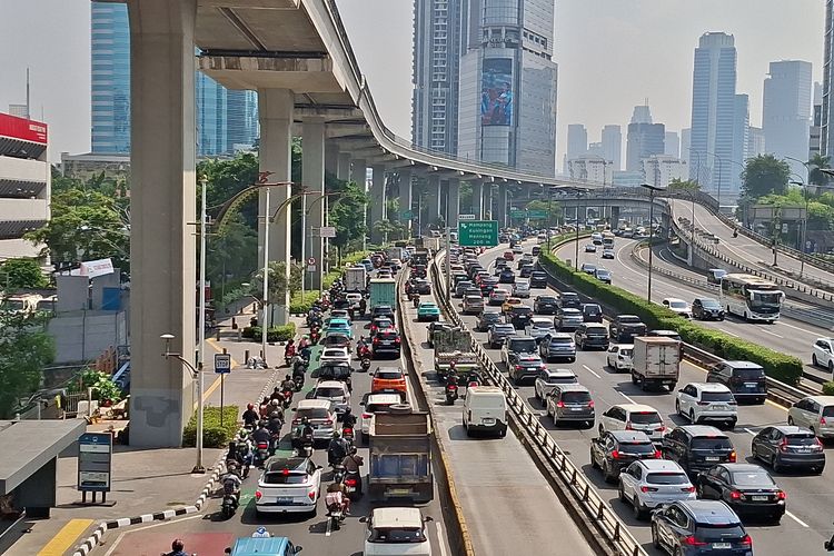 Mengapa Menyalip Harus Sebelah Kanan? Kalau Melanggar, Ada Sanksi Ratusan Ribu
