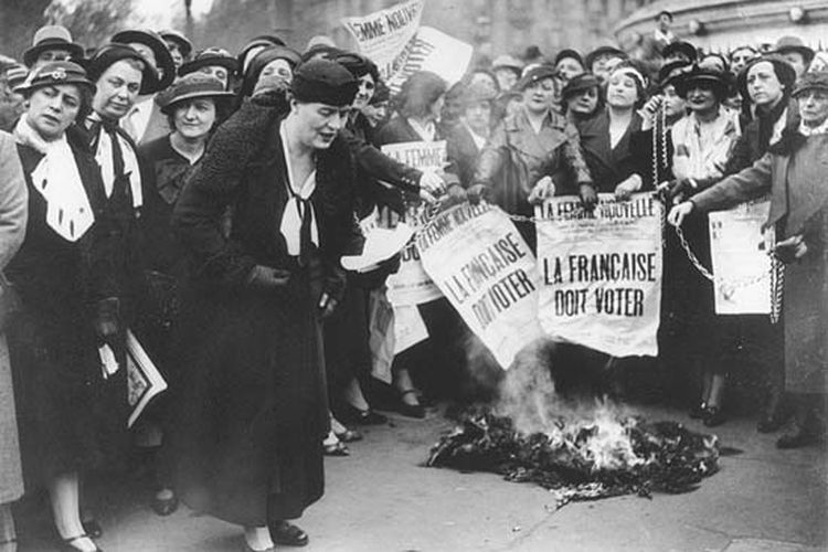 Para perempuan di Perancis pada masa gerakan feminisme gelombang pertama.