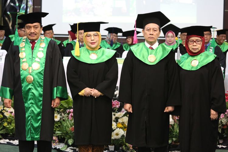 UMJ mengukuhkan dua guru besar baru yakni Bidang Ilmu Administrasi Publik dan Bidang Ilmu Administrasi Publik pada Selasa (26/9/2023), di Fakultas Kedokteran dan Kesehatan UMJ, Jakarta.