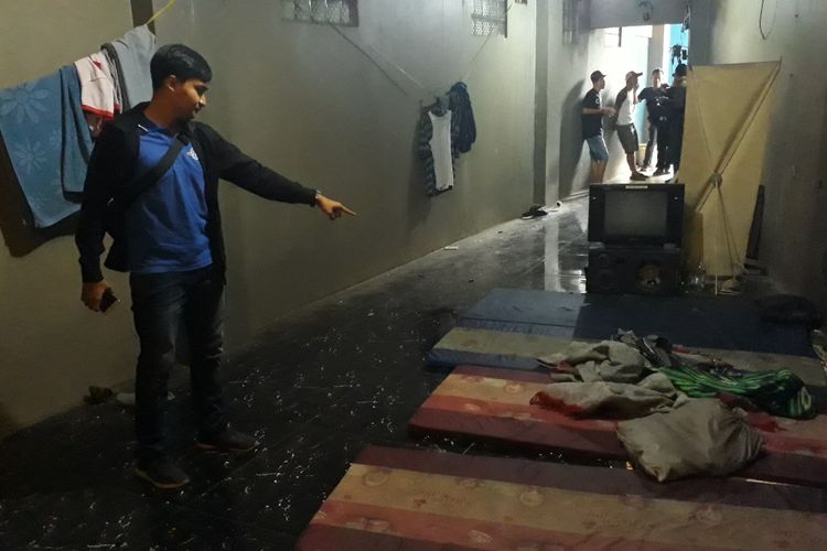 Lokasi penyekapan karyawan sebuah gudang elektronik di Jalan Raya Kalimalang, Pondok Gede, Kota Bekasi, Senin (24/6/2019).