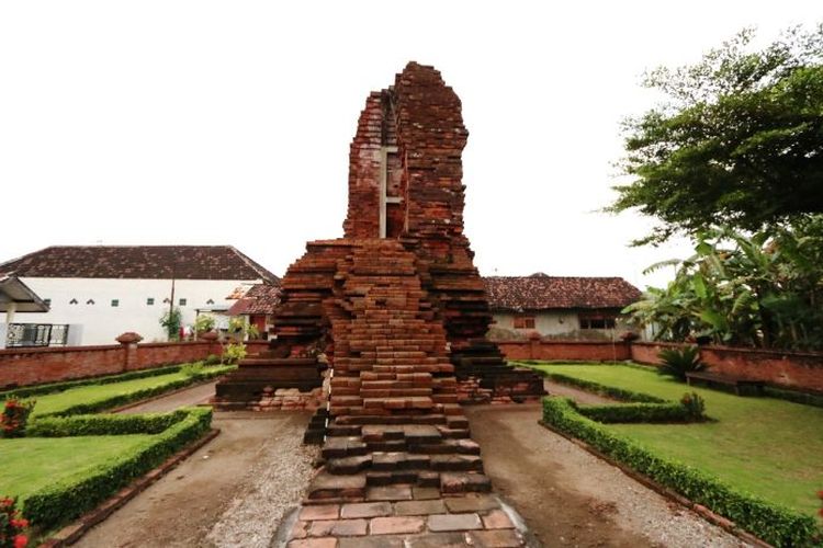 Candi Sumur peninggalan Kerajaan Majapahit di Sidoarjo, Jawa Timur.