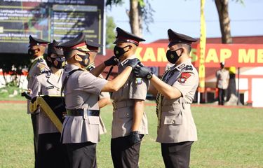 Kapolda Kepri Irjen Pol Aris Budiman menutup secara resmi Pendidikan Pembentukan (Diktub) 293 Personil Bintara Polri tahun 2021.