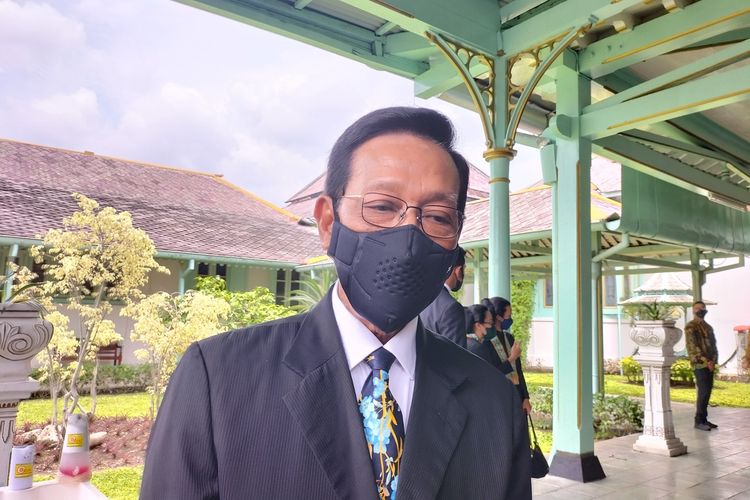 Sri Sultan Hamengku Buwono (HB) X saat menghadiri Jumenengan Dalem KGPAA Mangkunegara X, Sabtu (12/3/2022)