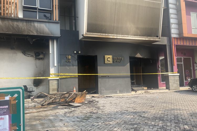 Ruko Gudang Logistik di Mampang Jaksel Hangus Terbakar, Operasional Kantor Terhenti