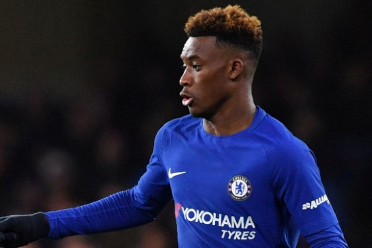 Pemain Chelsea, Callum Hudson-Odoi, mengontrol bola dalam laga Liga Inggris kontra Bournemouth di Stadion Stamford Bridge, London, pada 31 Januari 2018.