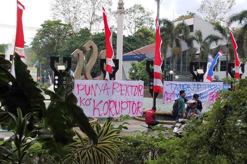 Mahasiswa Unila Demo, Bentangkan Poster 