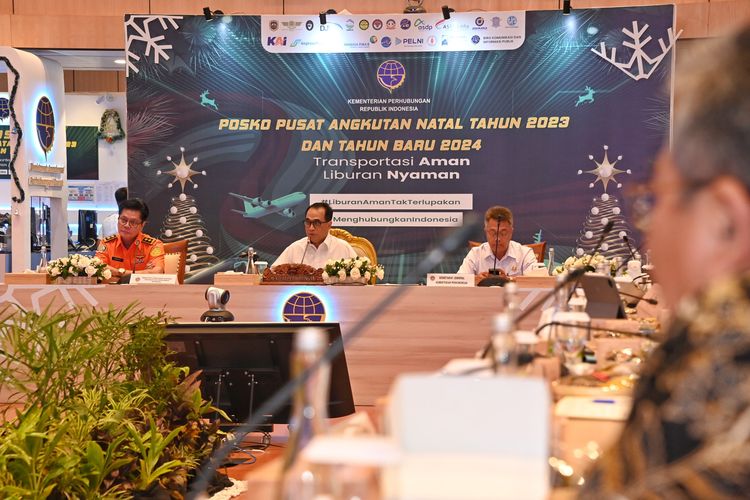 Menteri Perhubungan, Budi Karya Sumadi saat menutup Posko Pusat Angkutan Natal 2023 dan Tahun Baru 2024 di Kantor Pusat Kementerian Perhubungan Jakarta, Kamis (4/1/2023).
