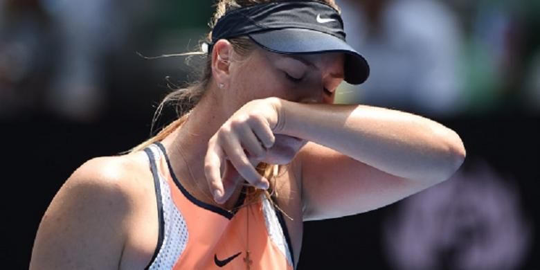 Maria Sharapova takluk di perempat final Australia Terbuka dari Serena Williams pada 26 Januari 2016. Usai kekalahan itu, Sharapova gagal dalam tes doping. 