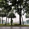 Jakarta Diguyur Hujan sejak Sabtu Malam, Kawasan Monas Tampak Lengang pada Minggu Pagi