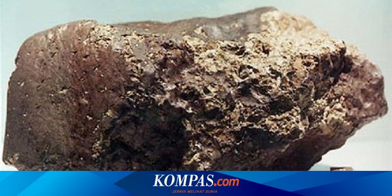 Ini Ciri Ciri Meteorit Yang Jatuh Ke Bumi