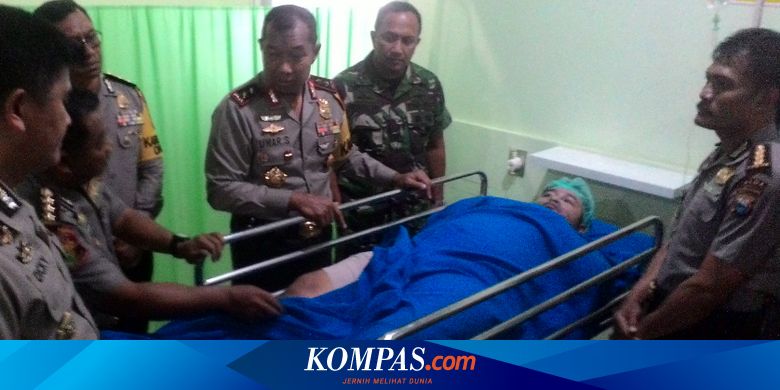 Kapolda Sulsel Cium Tangan Anggotanya yang Jadi Korban Bom ...