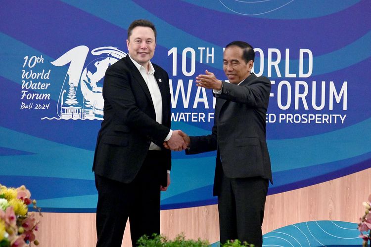 Presiden Joko Widodo bertemu dengan CEO SpaceX dan Tesla, Elon Musk, di sela-sela Konferensi Tingkat Tinggi (KTT) World Water Forum ke-10, di Bali International Convention Center (BICC), Kabupaten Badung, Provinsi Bali, Senin (20/5/2024).