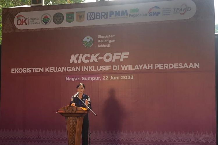 Peluncuran Generic Model (GM) Ekosistem Keuangan Inklusif (EKI) untuk wilayah perdesaan oleh OJK, di Tanah Datar, Sumatera Barat, Kamis (22/6/2023). 
