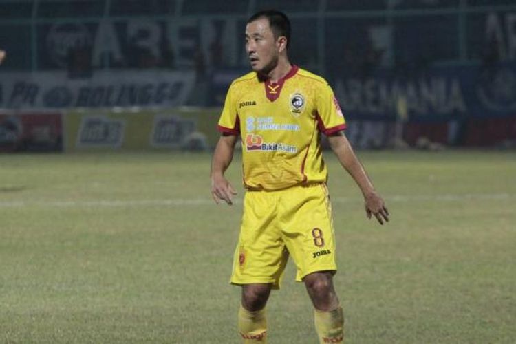 Yuu Hyun Koo belum bisa perkuat Sriwijaya FC karena akumulasi kartu kuning dan widodo bakal cari pemain lai  emban kapten tim