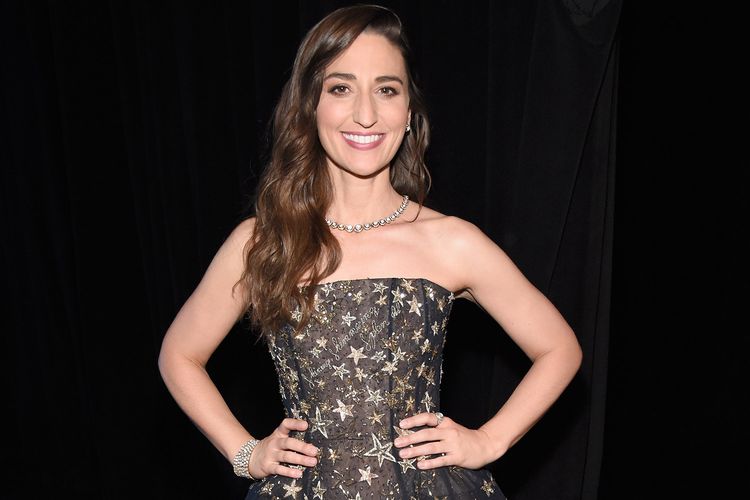 Sara Bareilles umumkan telah sembuh dari Covid-19. Ia mengajak semua orang bersyukur atas setiap napas yang dihirup setiap harinya