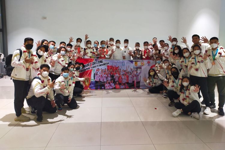 Tim nasional karate Indonesia setelah tampil pada Kejuaraan Karate Asia Tenggara (SEAKF) 2022 yang berlangsung di Kamboja dari 21 hingga 28 Maret 2022.