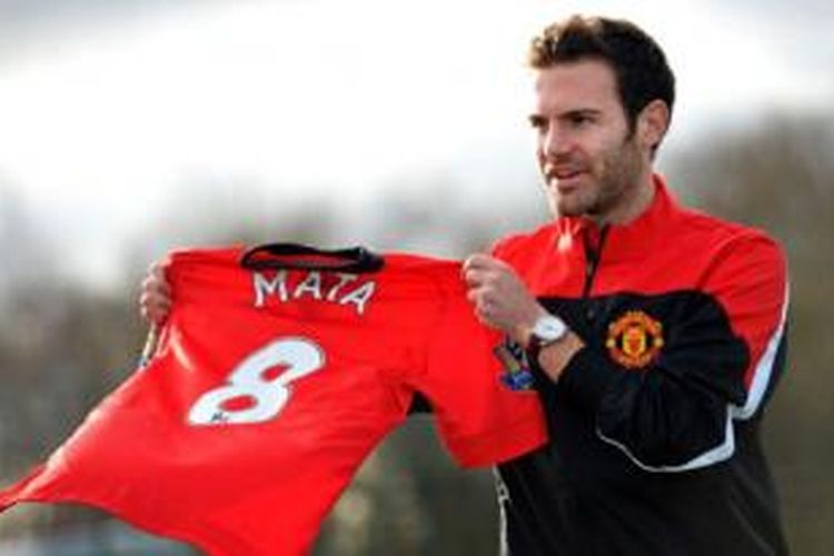 Gelandang asal Spanyol, Juan Mata, akan menggunakan nomor punggung 8 di Manchester United.