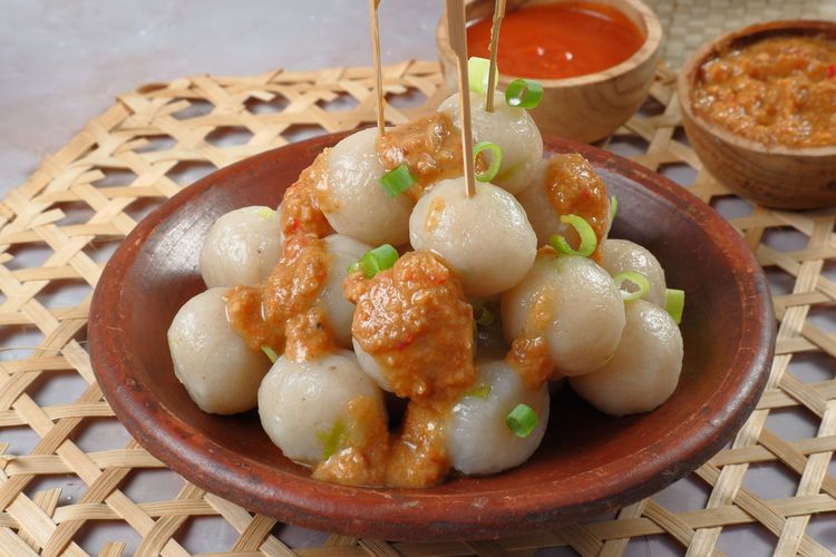 Resep Cilok Isi Ayam, Kenyal Anti Gagal Lengkap dengan Bumbu Kacang