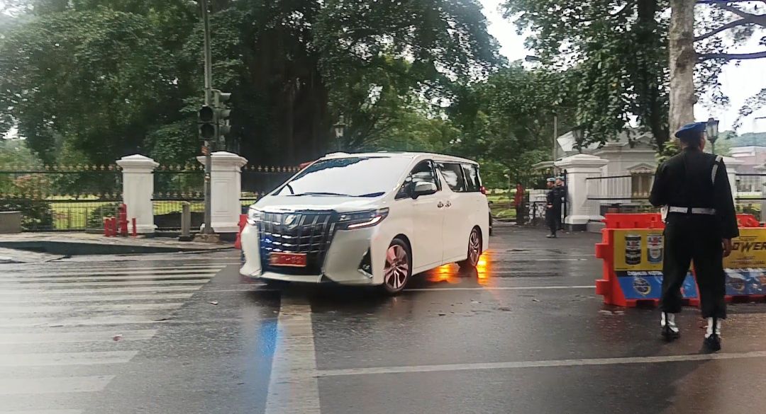 Hari Pertama Kampanye, Prabowo Bertemu Jokowi 2 Jam Lebih