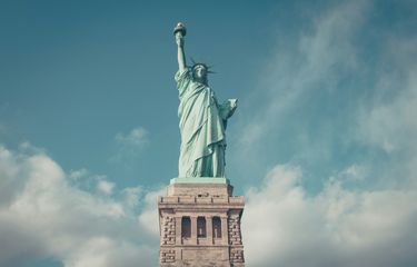 Ilustrasi patung Liberty.