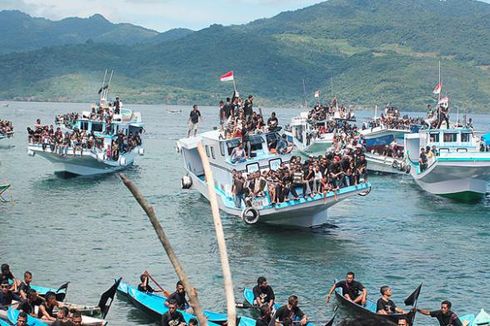 TNI AL dan Kopassus Amankan Perayaan Paskah di Larantuka