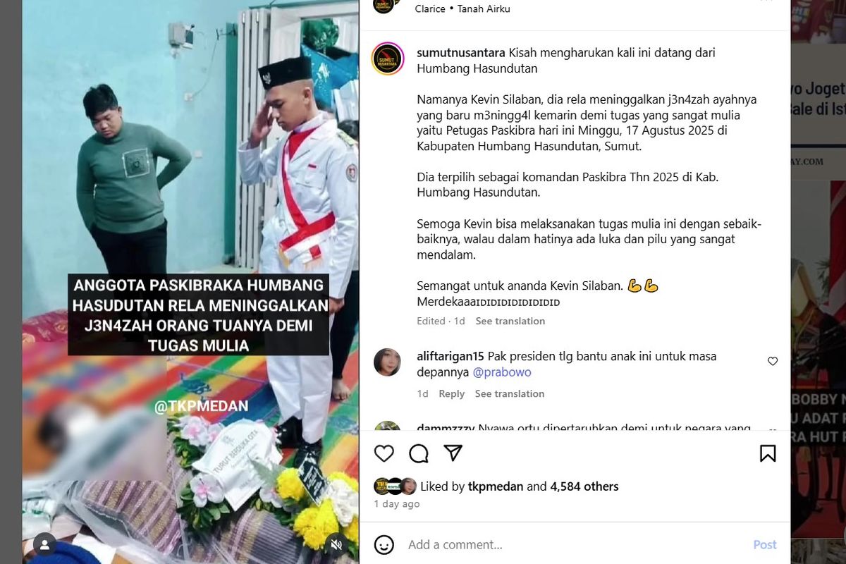 Anggota Pasukan Pengibar Bendera Pusaka (Paskibraka) asal Kecamatan Lintongnihuta, Kabupaten Humbang Hasundutan (Humbahas), Sumatera Utara, Kevin Silaban, memberi hormat kepada jenazah ayahnya.