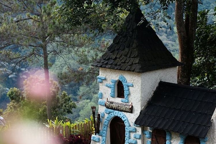 Rumah Hansel Gretel D'Pakar Bandung