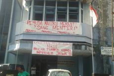 Jelang Pengumuman Kabinet, KNPI Maluku Pajang Spanduk Protes