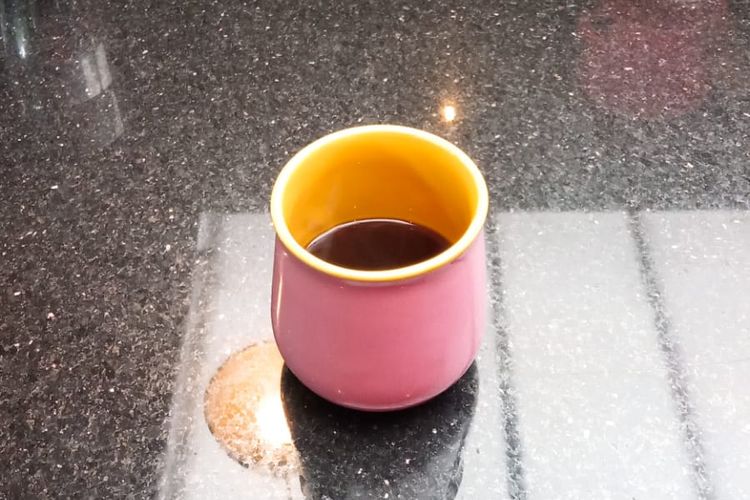 Penyajian kopi di Space Coffee Roastery sebelum pandemi. 