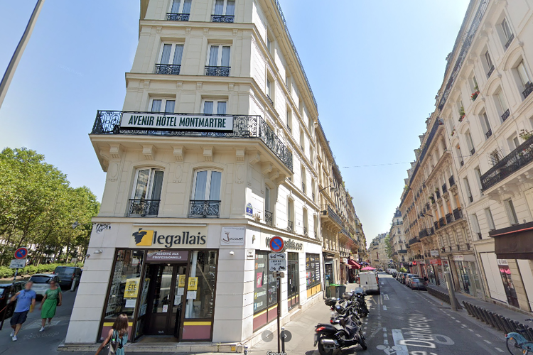 Hotel Avenir Montmartre yang berada di Paris, Perancis.