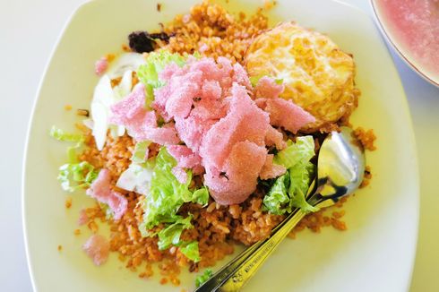 Resep Nasi Goreng Padang, Sajikan dengan Kerupuk Merah