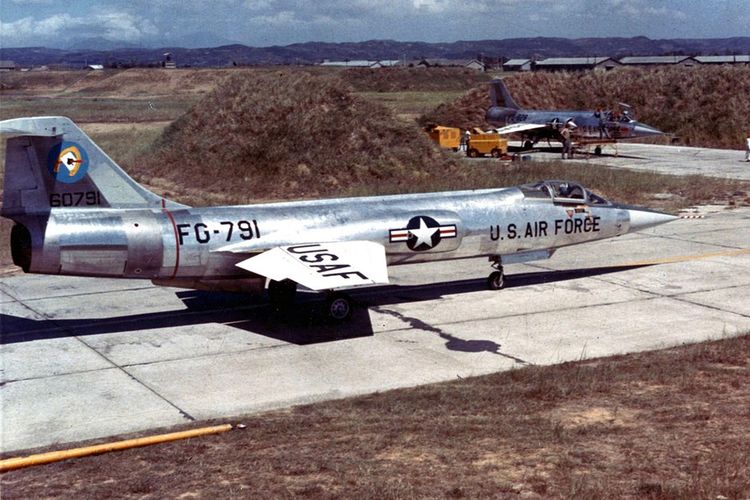 Bantuan dari Amerika Serikat untuk Taiwan pada masa Krisis Selat Taiwan Kedua (1958).