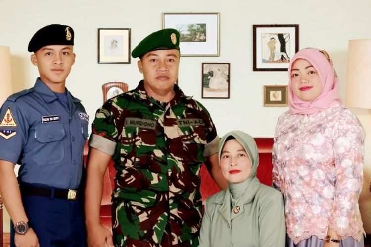 Potret Kopda Indah Murdiono dan keluarga.