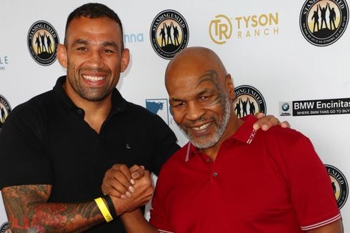 Pukulan Mike Tyson Hampir Buat Hidungnya Patah, Eks Petarung UFC Justru Senang