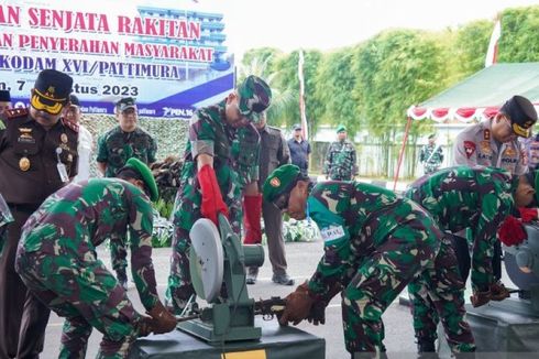 723 Pucuk Senjata Api Bekas Konflik Maluku Dimusnahkan