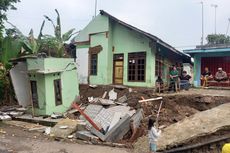Tanah Bergerak Usai Hujan di Lebak, 5 Rumah Rusak, Jalan Putus