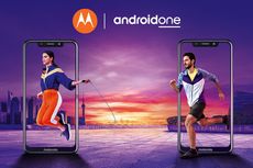 2 Ponsel Android One Motorola Resmi Meluncur