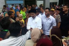 Cerita Unik Jokowi di Lamongan, Bikin Warga Muhammadiyah Terbahak-bahak hingga Pelukan Nenek 