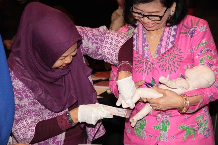 Pelatihan screening hipotiroid kongenital pada bayi.