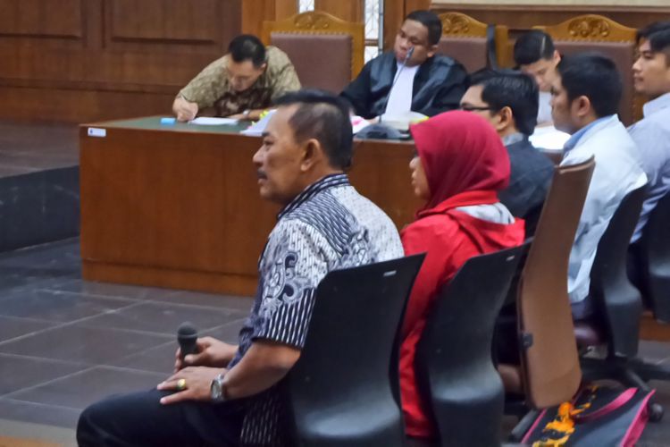 Mantan KSOP Pelabuhan Tanjung Emas Semarang, Gajah Rooseno di Pengadilan Tipikor Jakarta, Kamis (14/12/2017).