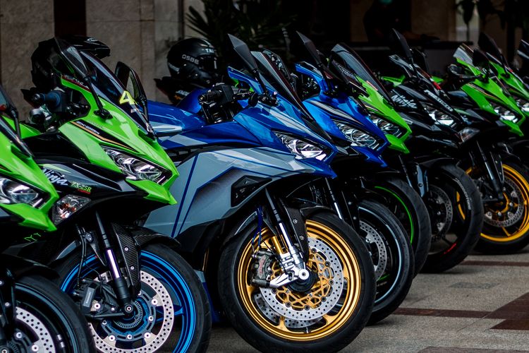 Estimasi Biaya Modifikasi Motor Bergaya Ala Kawasaki Ninja Zx 25r