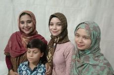 Ayu Azhari Biasakan Anak-anaknya Berkumpul dengan Masyarakat