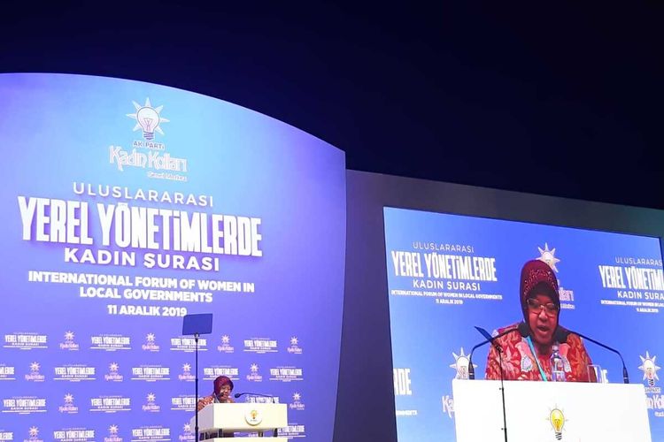 Wali Kota Surabaya Tri Rismahaini saat memaparkan keberhasilannya dalam menerapkan berbagai program pemberdayaan dan perlindungan hak-hak perempuan anak dalam membangun Kota Surabaya pada forum bertajuk International Forum of Women in Local Governments yang digelar di Ankara, Turki, pada 11-12 Desember 2019.