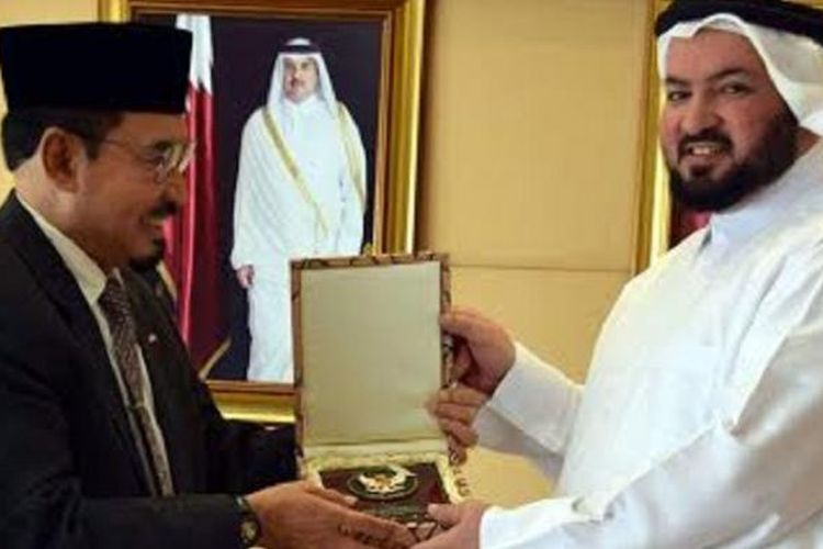 Duta Besar Indonesia untuk Qatar, Marsekal Madya (Purn) Muhammad Basri Sidehabi (kiri) dan Menteri Urusan Islam dan  Waqaf Qatar, Ghaith Bin Mubarak Ali Omran Al Kuwari (kanan)