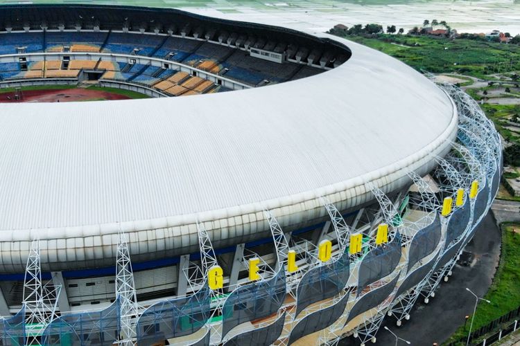 Stadion Gelora Bandung Lautan Api (GBLA) resmi akan dikelola oleh Persib Bandung, penandatanganan antara Pemkot Bandung dan PT Persib Bandung Bermartabat telah dilakukan 3 Juli 2024. 