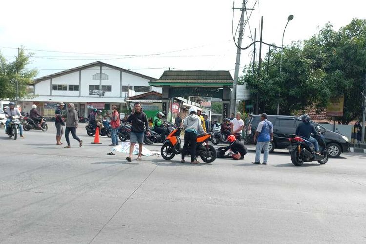 Kecelakaan maut pengendara sepeda motor Vs truk di Banyumanik Semarang, Jawa Tengah