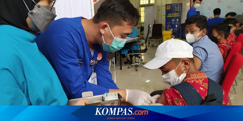 Antisipasi Klaster Sekolah, 10.000 Pelajar di Banyumas Divaksin Covid-19 - Vimarsana News