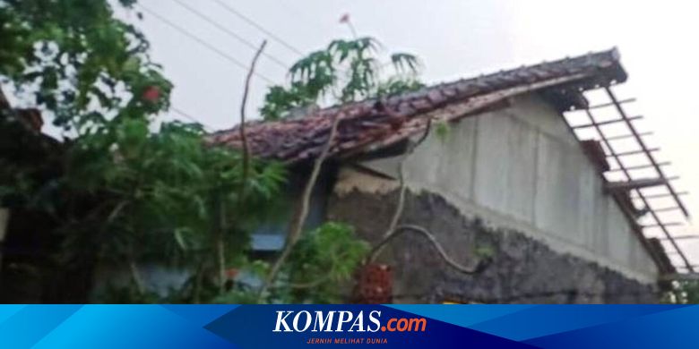 Puluhan Rumah di Cianjur Rusak Diterjang Hujan Deras dan Angin Kencang - Vimarsana News